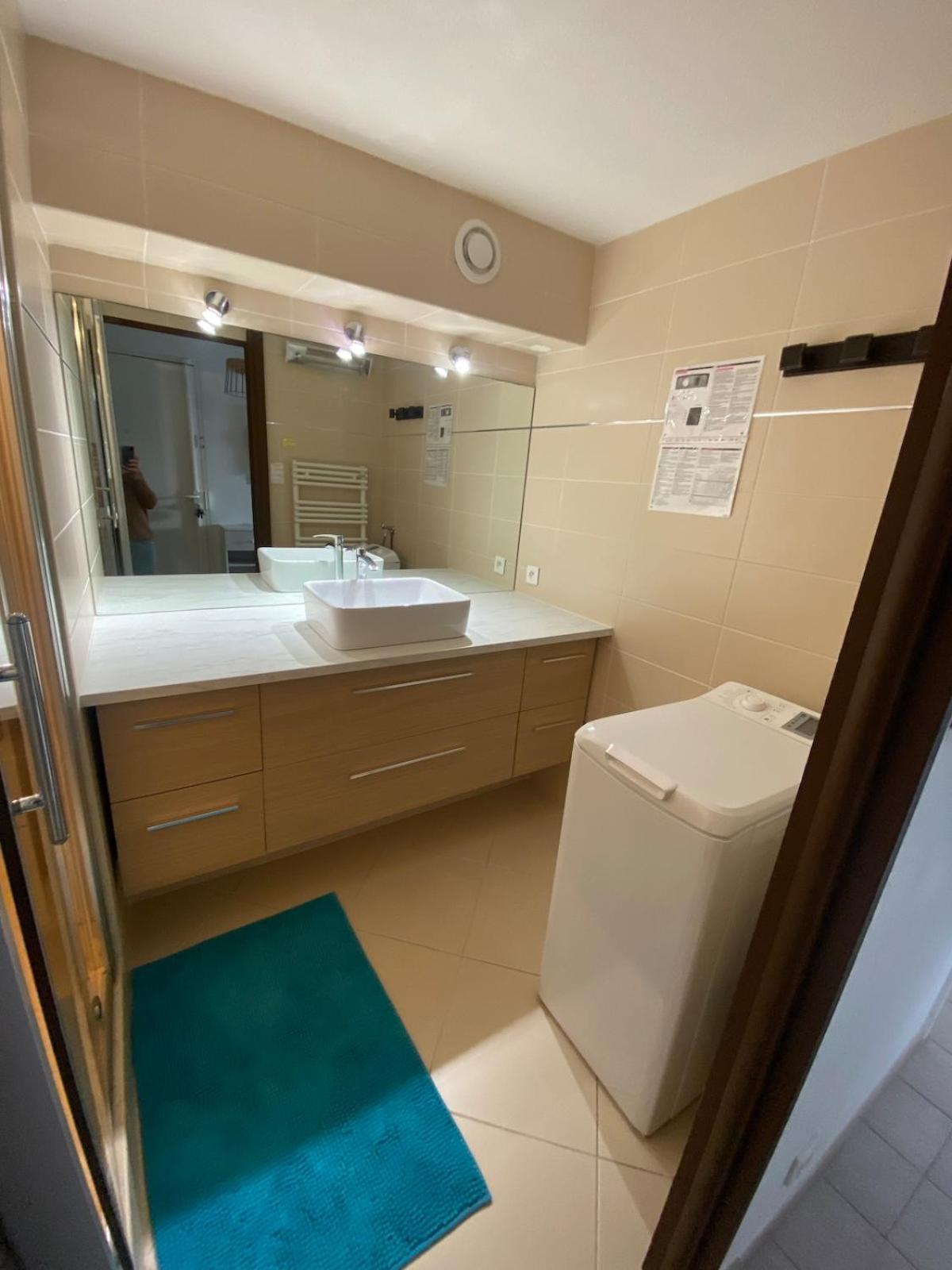 T4-72 M2 Vue Panoramique - 200 M De La - Etage 5 Avec Ascenseur -6 Pers Max Appartement Sète